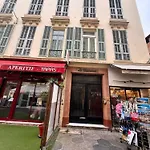 Carre D\'Or: Very Central Calm Cozy 2Br, With Wi-Fi
